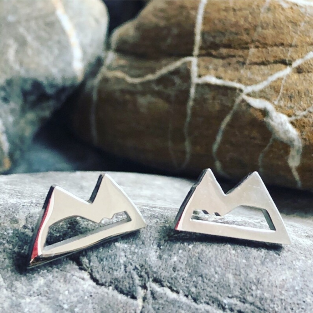 BOGO! Dainty Mountain studded earrings in Silver color- Boutique NEW - Picture 3 of 7